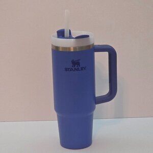 Stanley 30 oz Quencher H2.0 FlowState Tumbler – Iris / Deep Blue Color